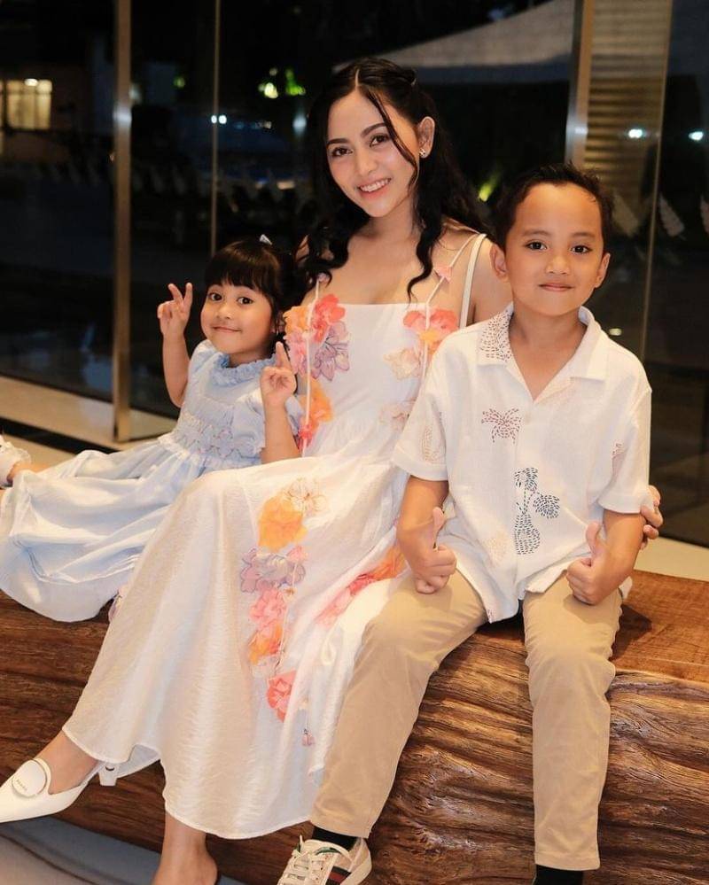 Instagram.com/rachelvennya